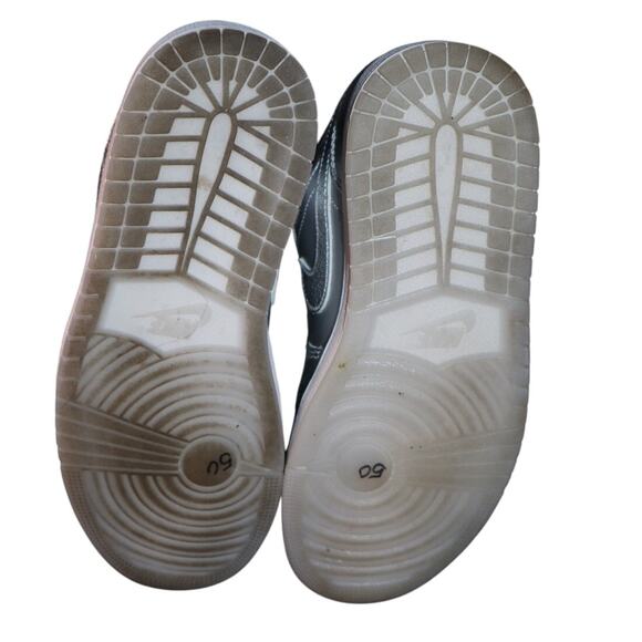 Nike Air Jordan 1 Low SE ‘Metallic Silver’ (FN5030‑001) – Women’s 7 - Picture 7 of 8